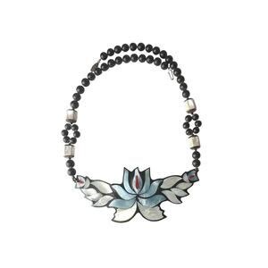 Lee Sands Mosaic Mother of Pearl Inlay Tropical Lotus 1980s Beaded Necklace